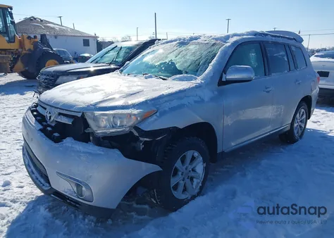 2011 Toyota Highlander Base V6 из США, поврежденный, VIN 5TDBK3EH4BS051164
